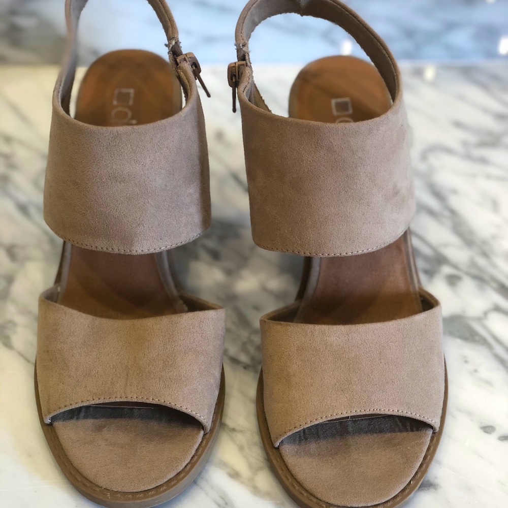 Chunky Heel Sandal